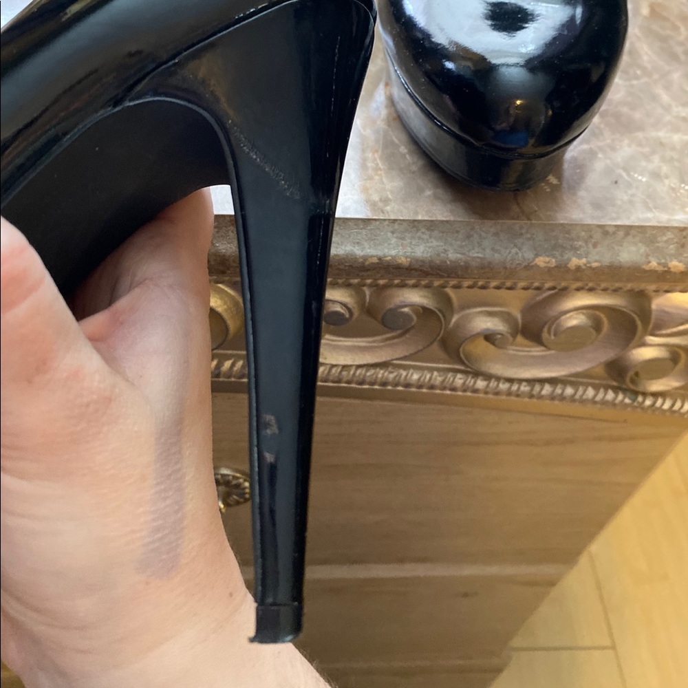 Shoes - Picture 4 of 4